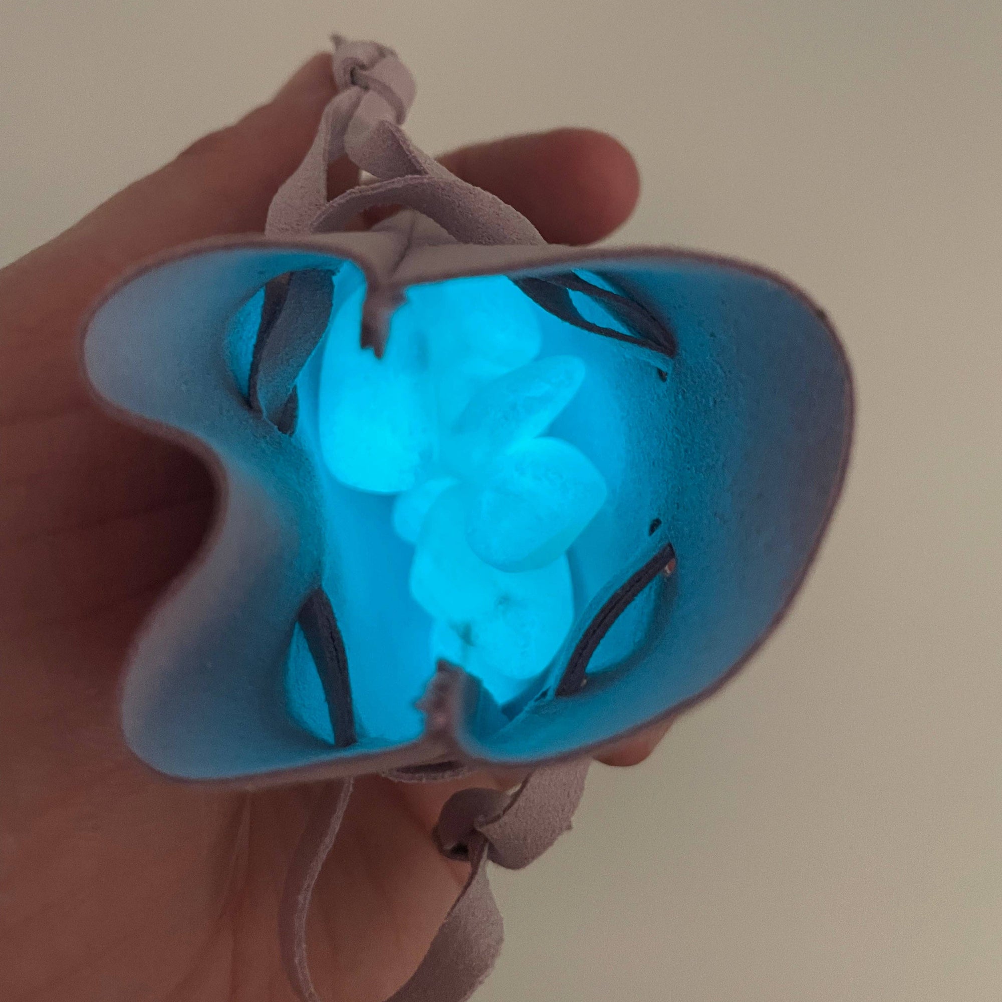 Super Bright Glow Pebbles - Blue