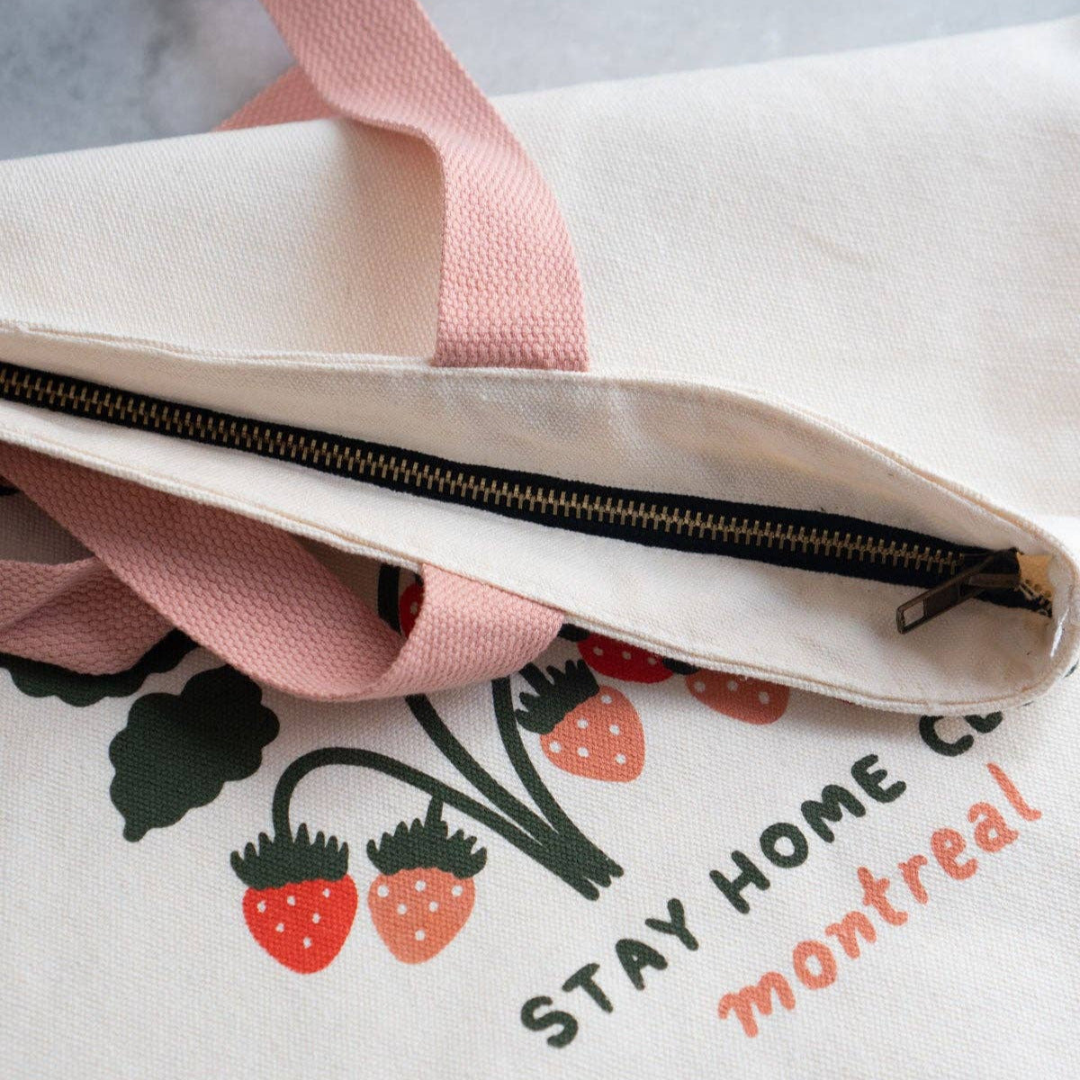 'Fruits 1858' Big Zip Tote