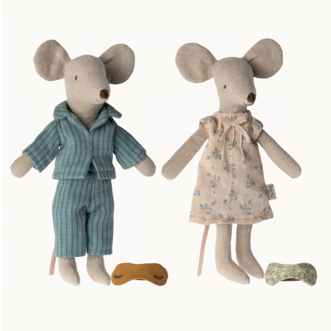 Mum and Dad Mice in Cigarbox