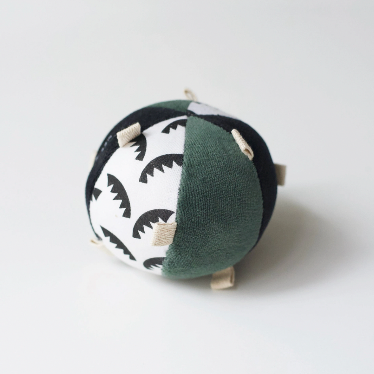 Organic Taggy Ball with Rattle - Jungle Leaves