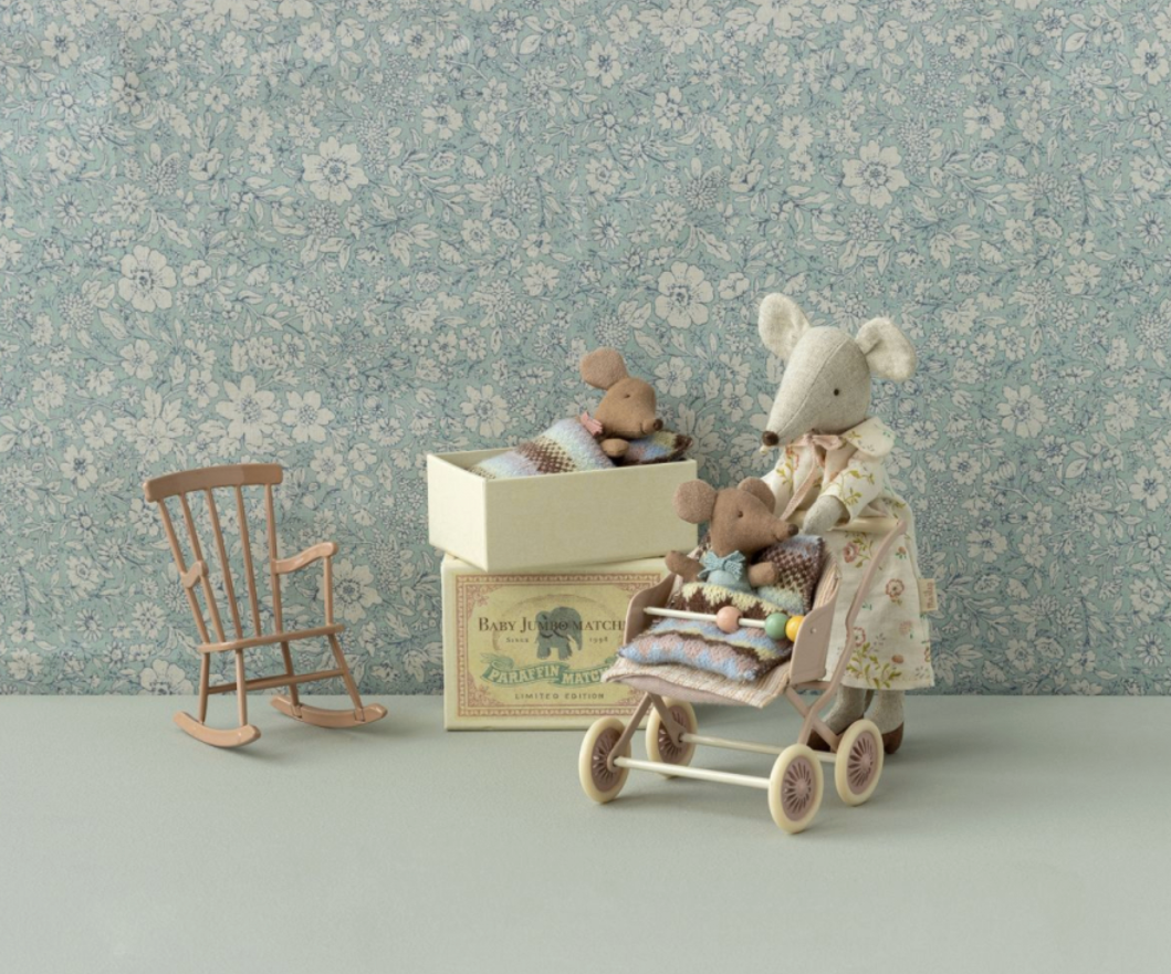 Sleepy/Wakey Baby Mouse in Matchbox - rose