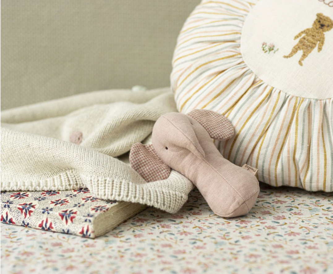 Elephant Rattle - rose