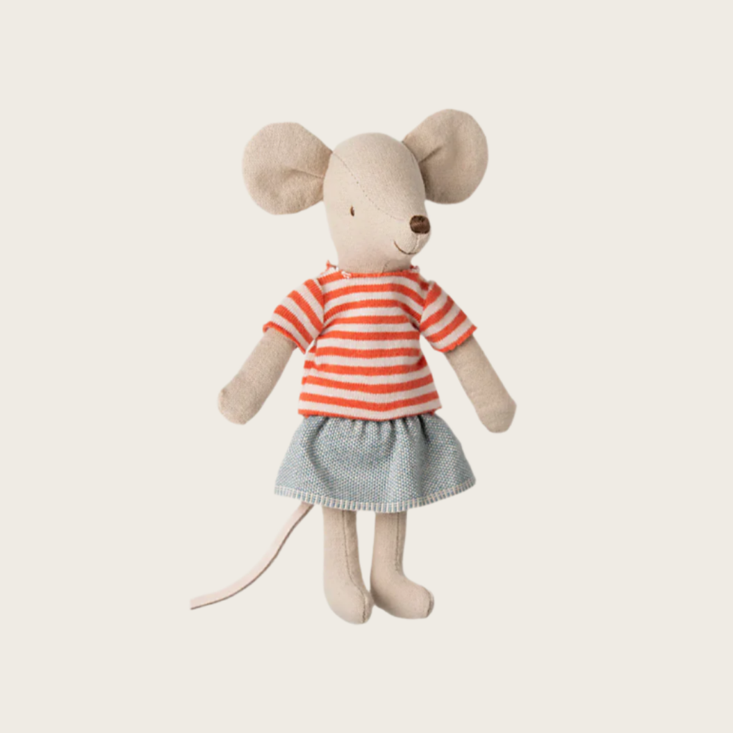 Sister mouse- Big sister