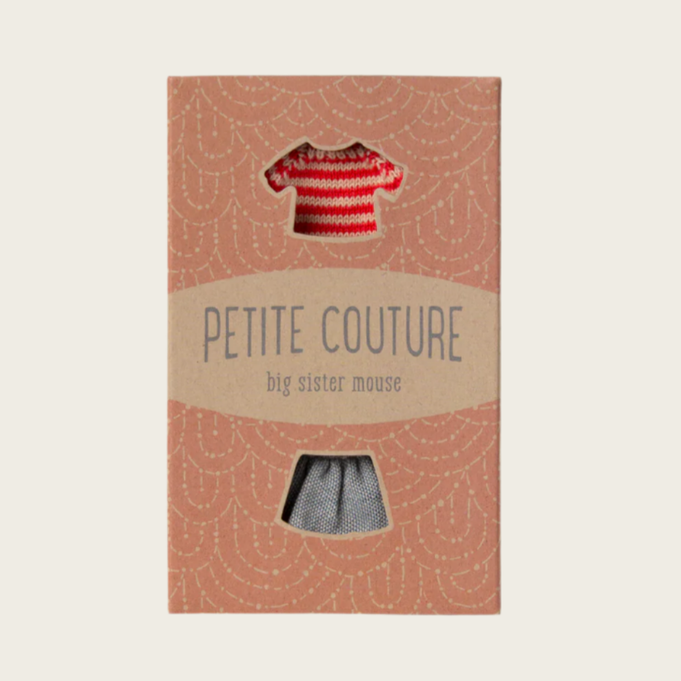 Knitted sweater and skirt for Big sister mouse
