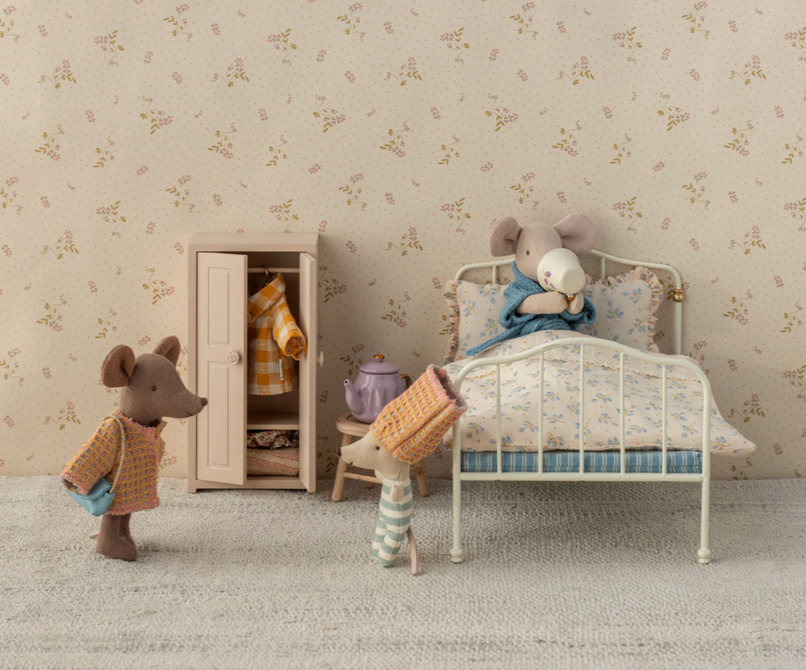 suit for Mom Mouse