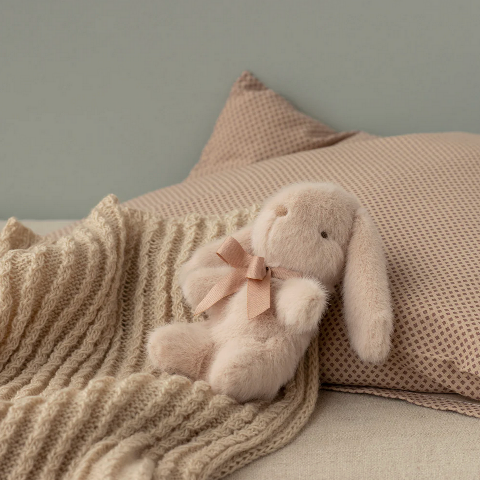 knitted baby blanket