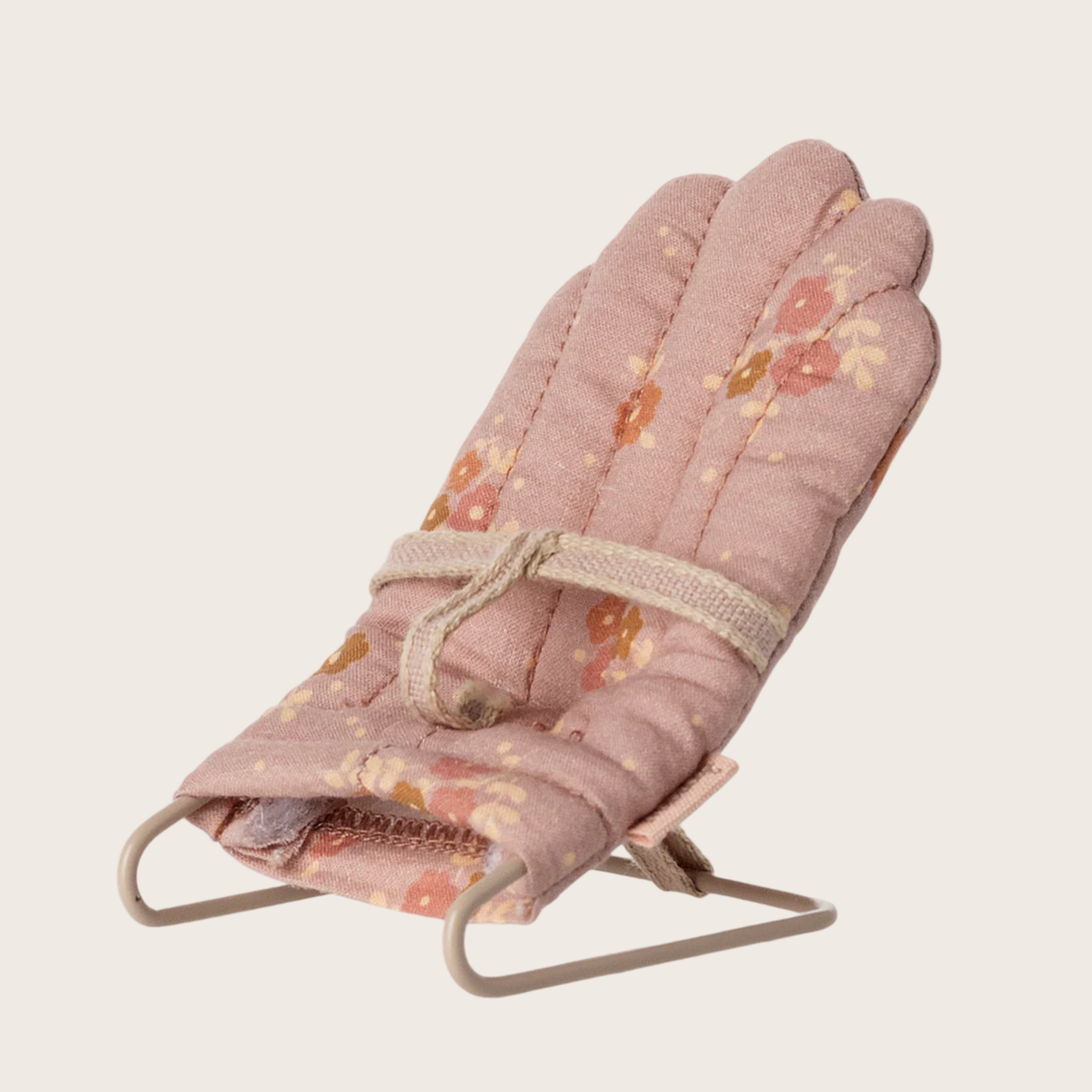 Floral-patterned baby bouncer chair