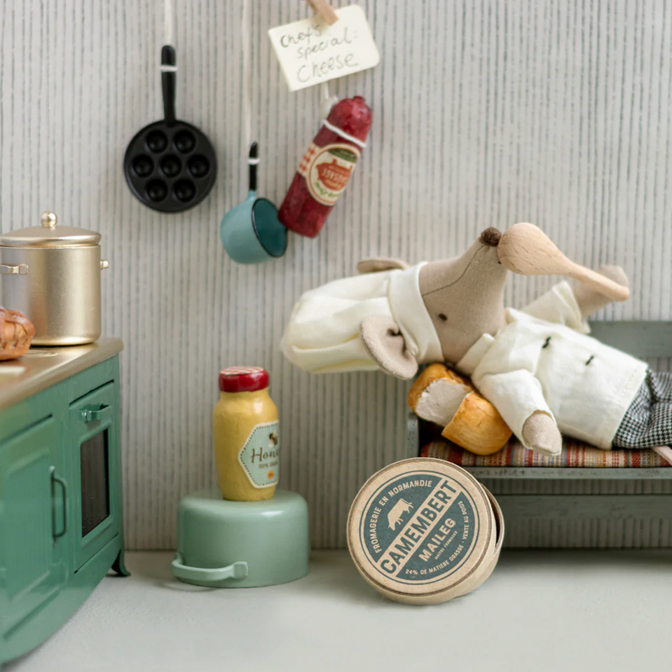 Chef Mouse with Soup Pot and Spoon