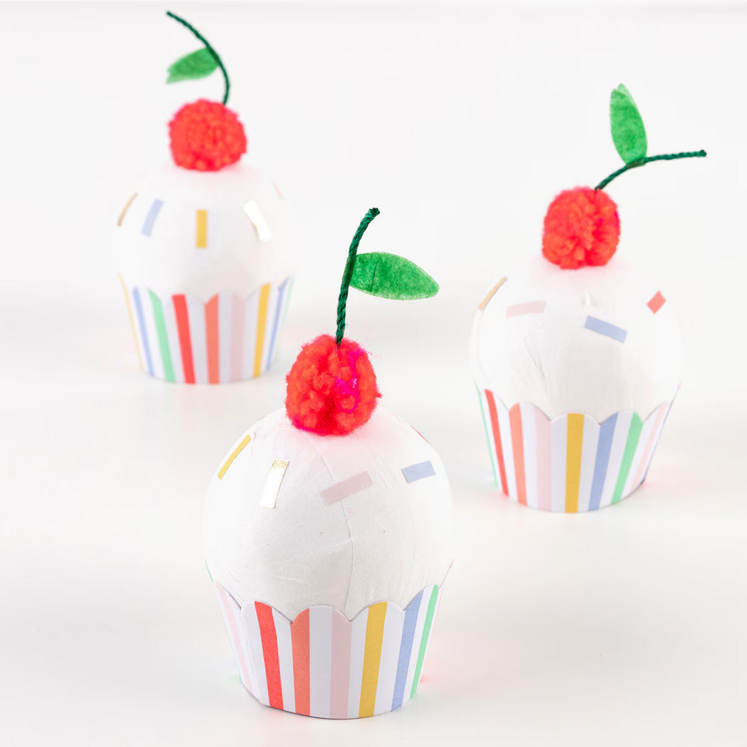 Cupcake Surprise Balls (3pk)