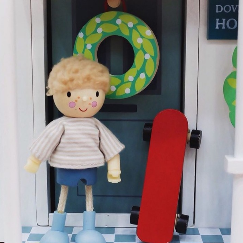 Edward and his Skateboard