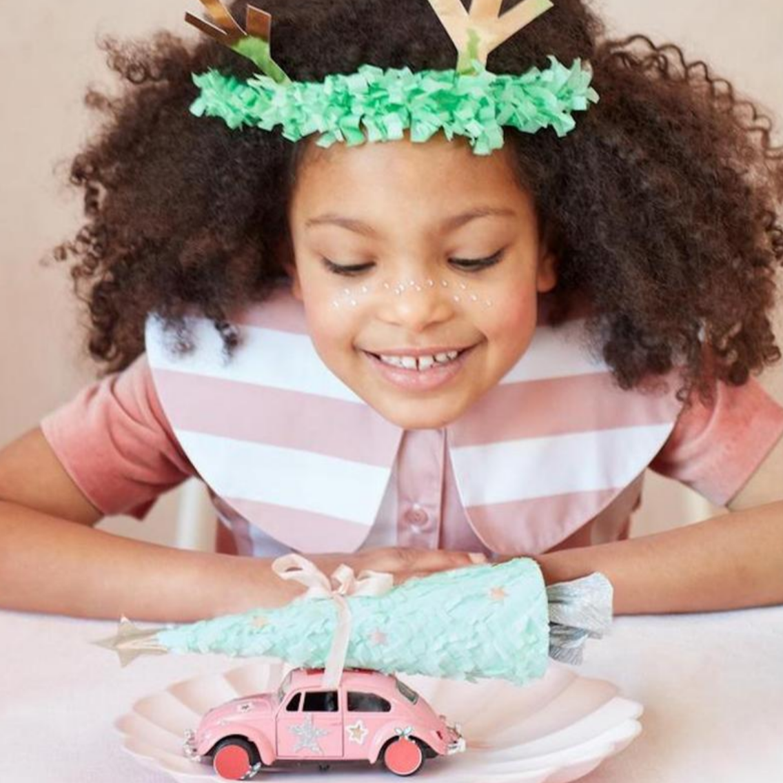 Christmas Trees Crackers (glitter star brooch)