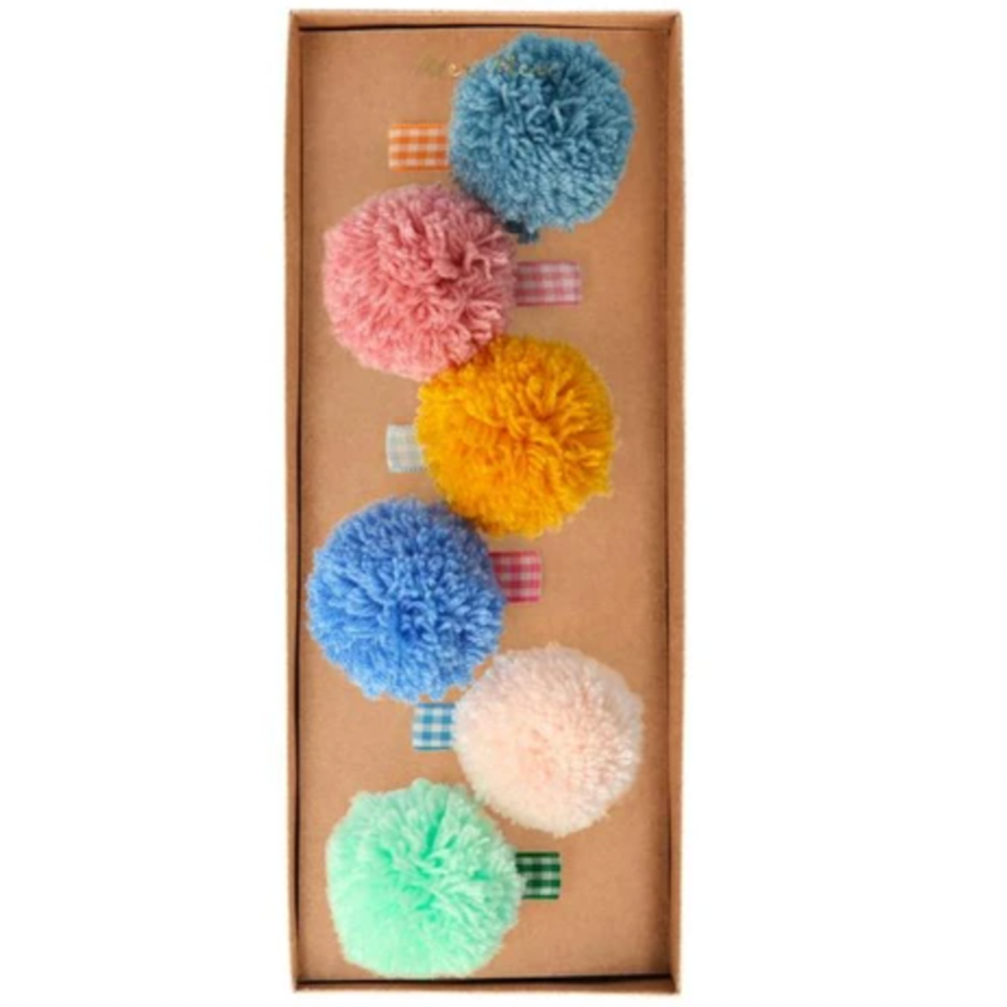 yarn pom pom haor clips