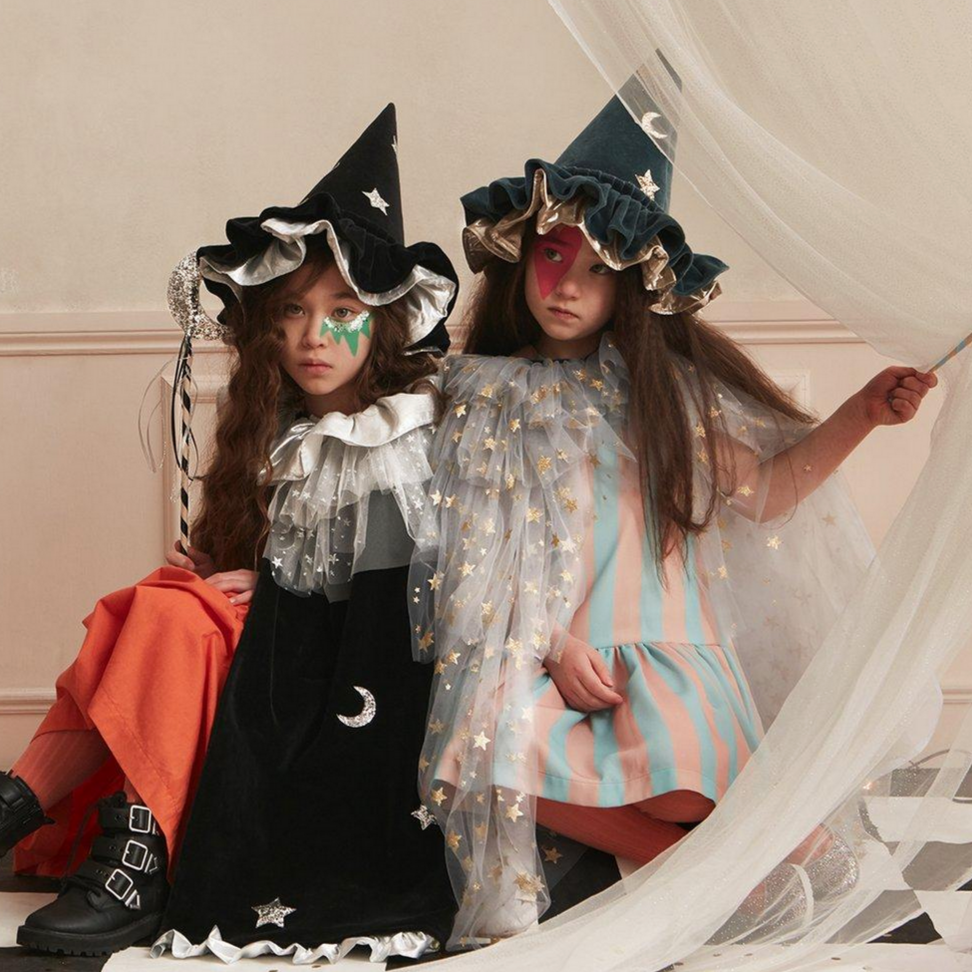 Witch/Wizard Cape Costume (cape and wand only)