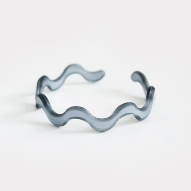 Ecoresin Squiggle Bangle -silver