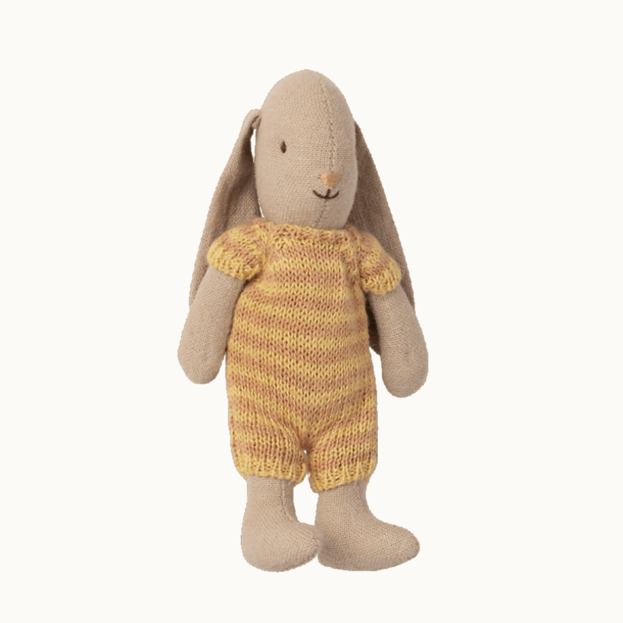 Bunny in Knitted Suit -micro