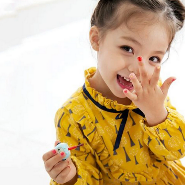 Glitter Nail Polish -Red Spot