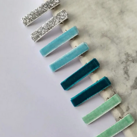 LESS IS MORE - set of 8 hair clips