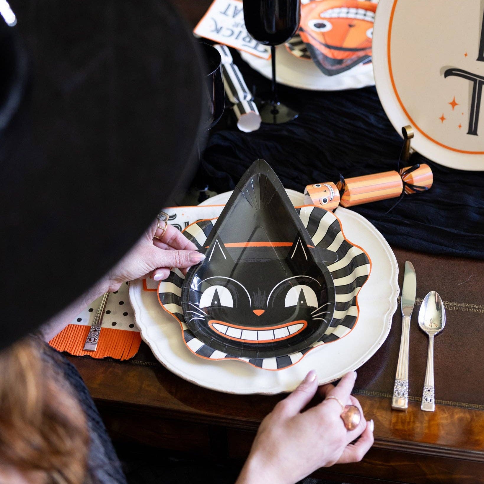 Vintage Halloween Character Paper Plate Set (9pk)
