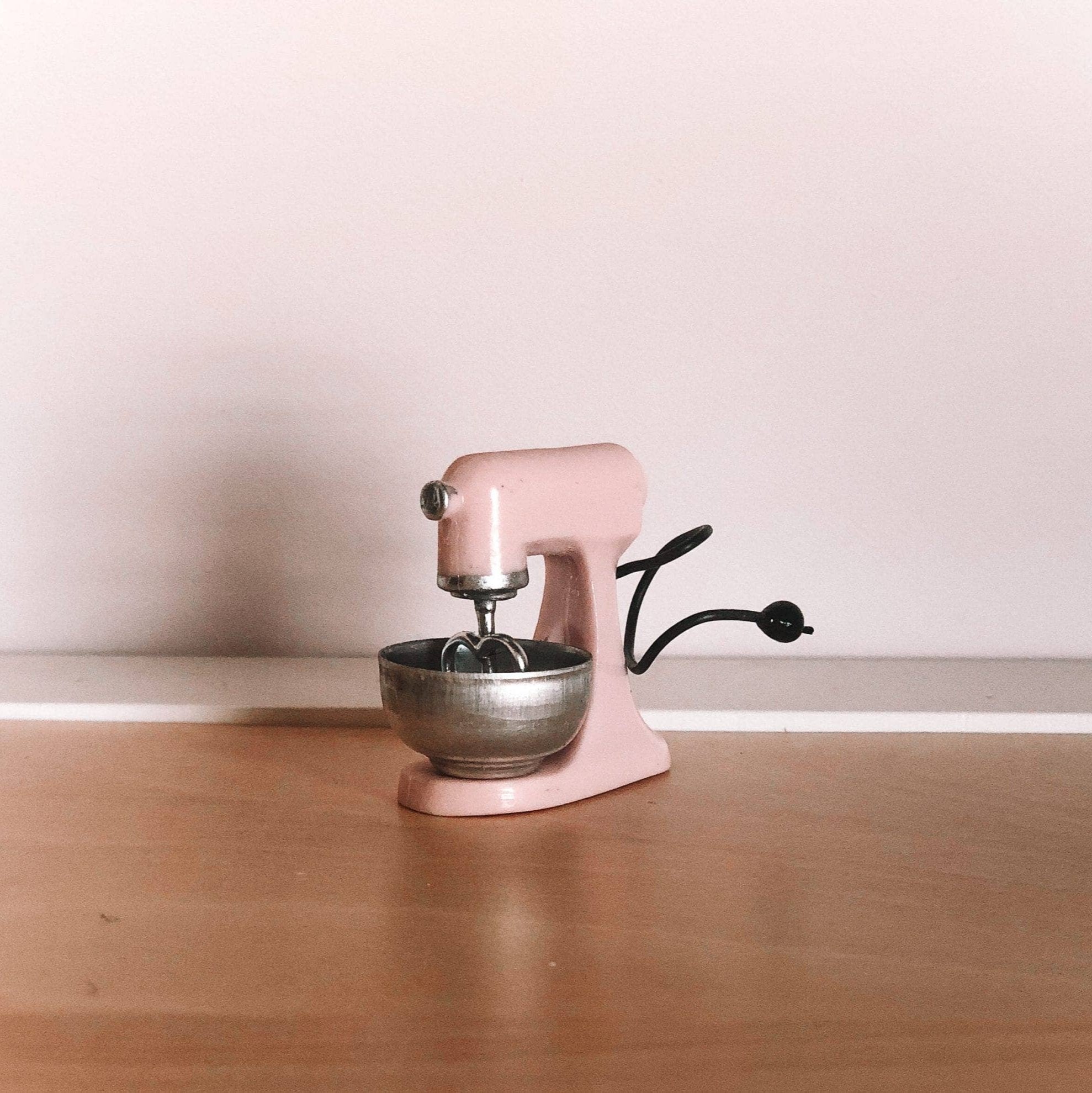 Dollhouse Kitchen Stand Mixer - Pink