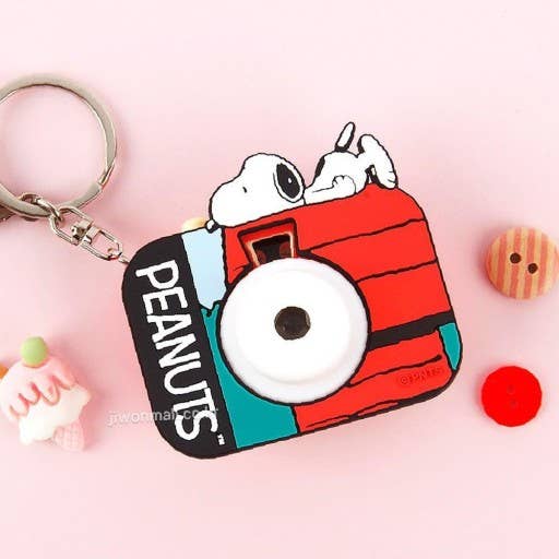 Peanuts Snoopy Camera shape Projector Key Chain