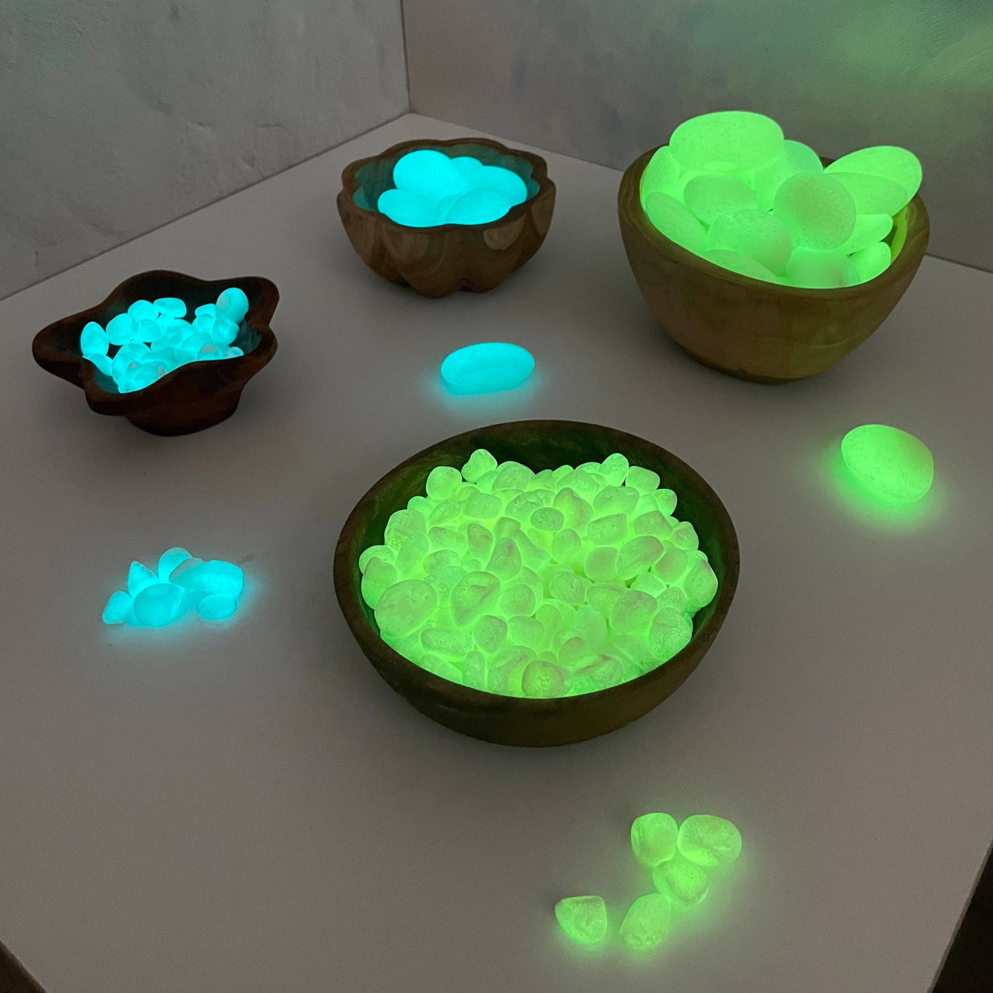Super Bright Glow Pebbles - Green