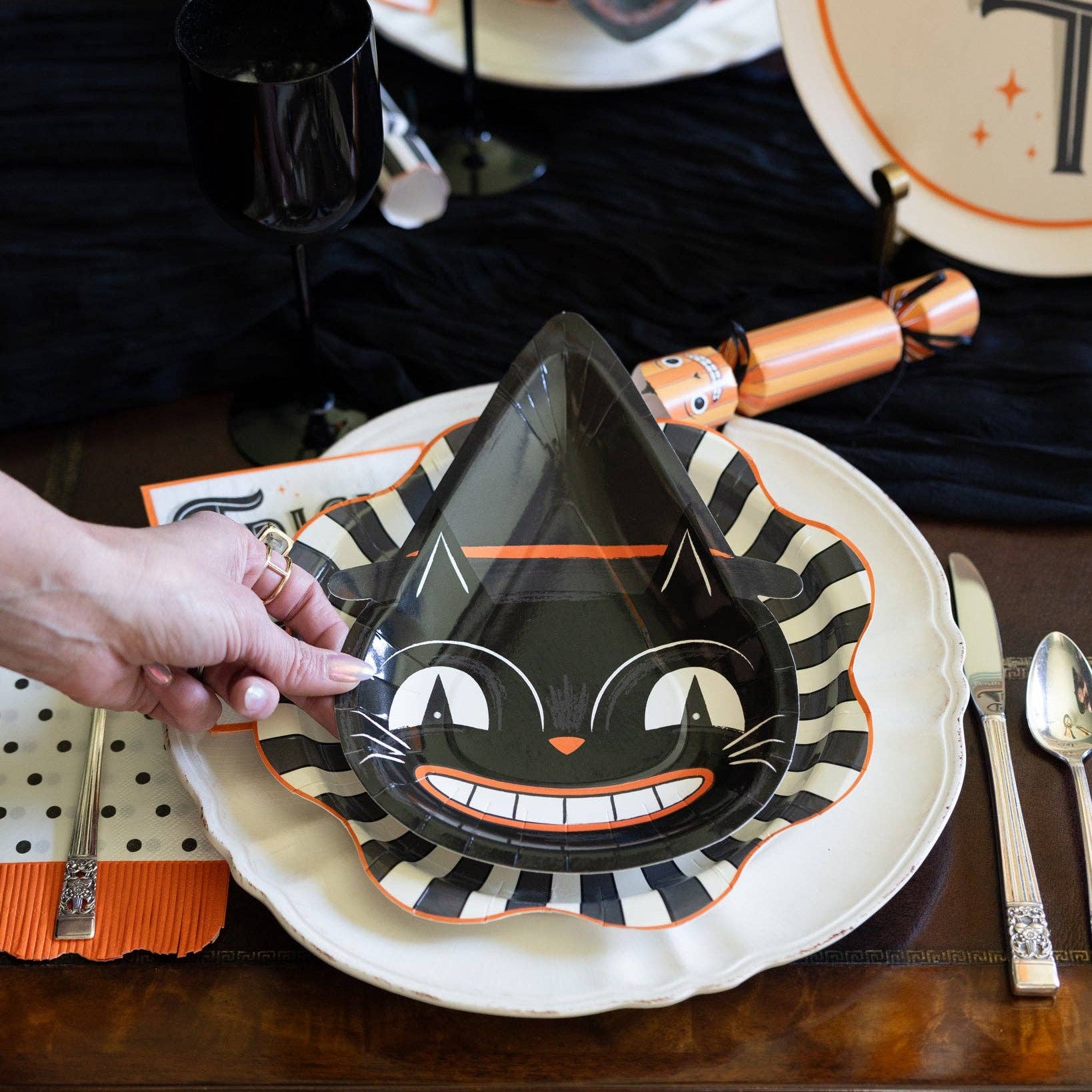 Vintage Halloween Character Paper Plate Set (9pk)