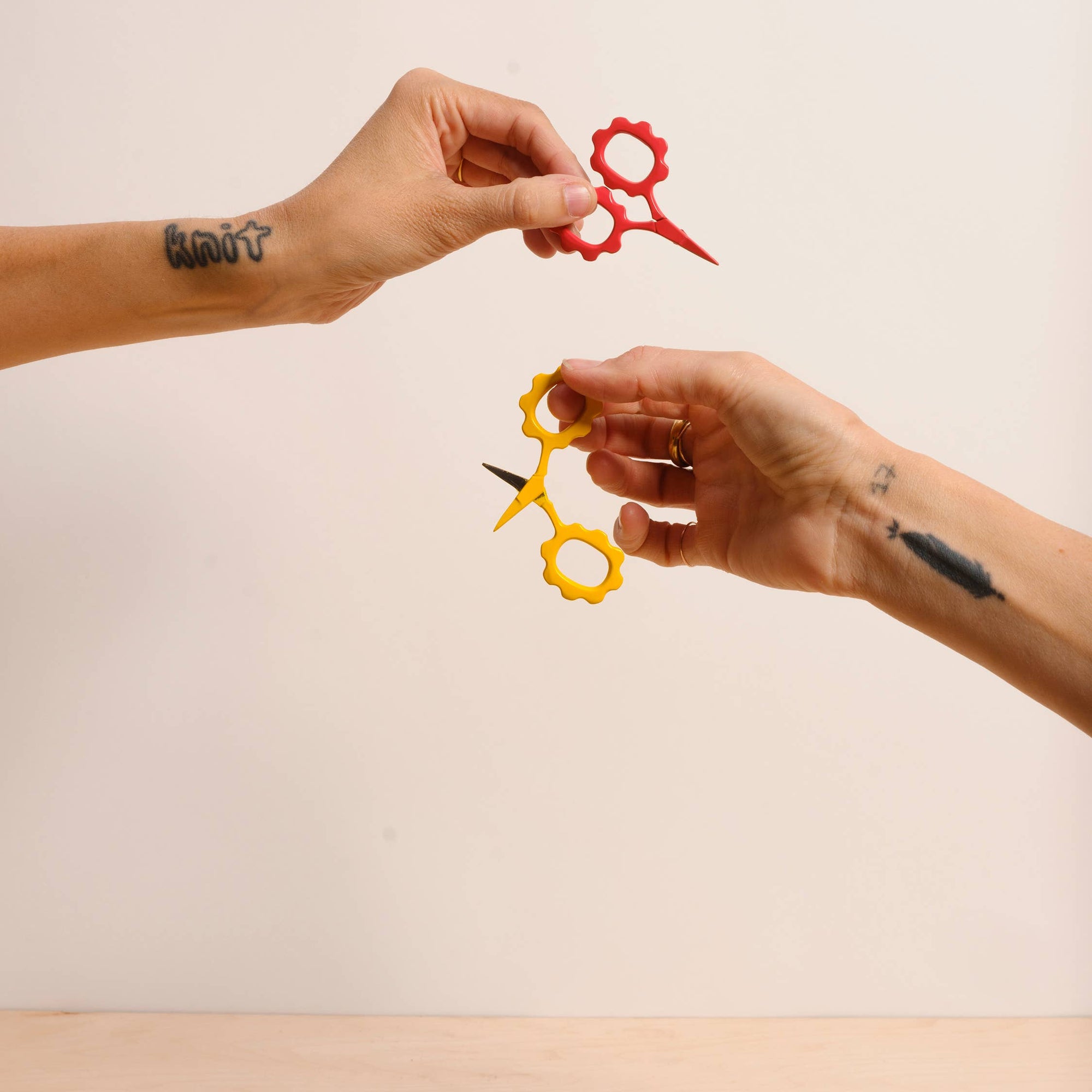 Swerve Mini Scissors