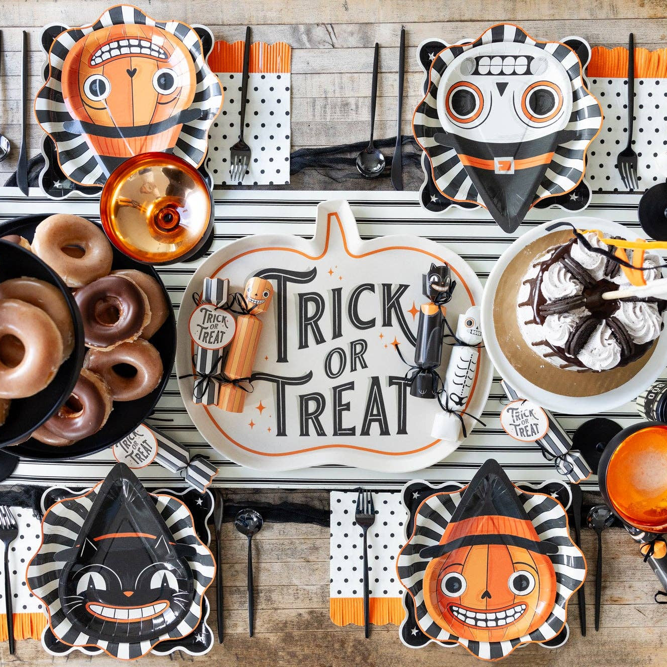 Vintage Halloween Character Paper Plate Set (9pk)