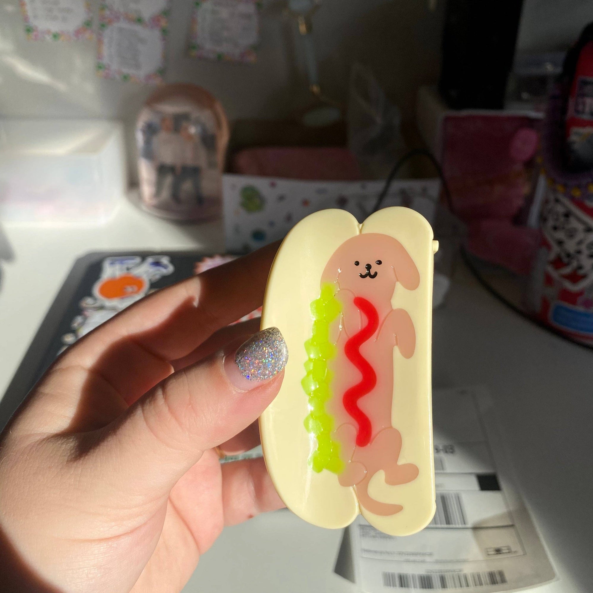 Hot Doggy Dog Hair Claw