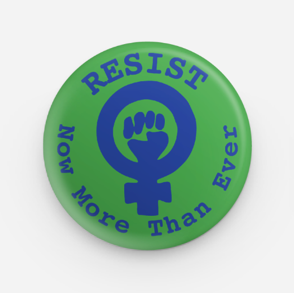 Green button with blue text and symbol on a white background
