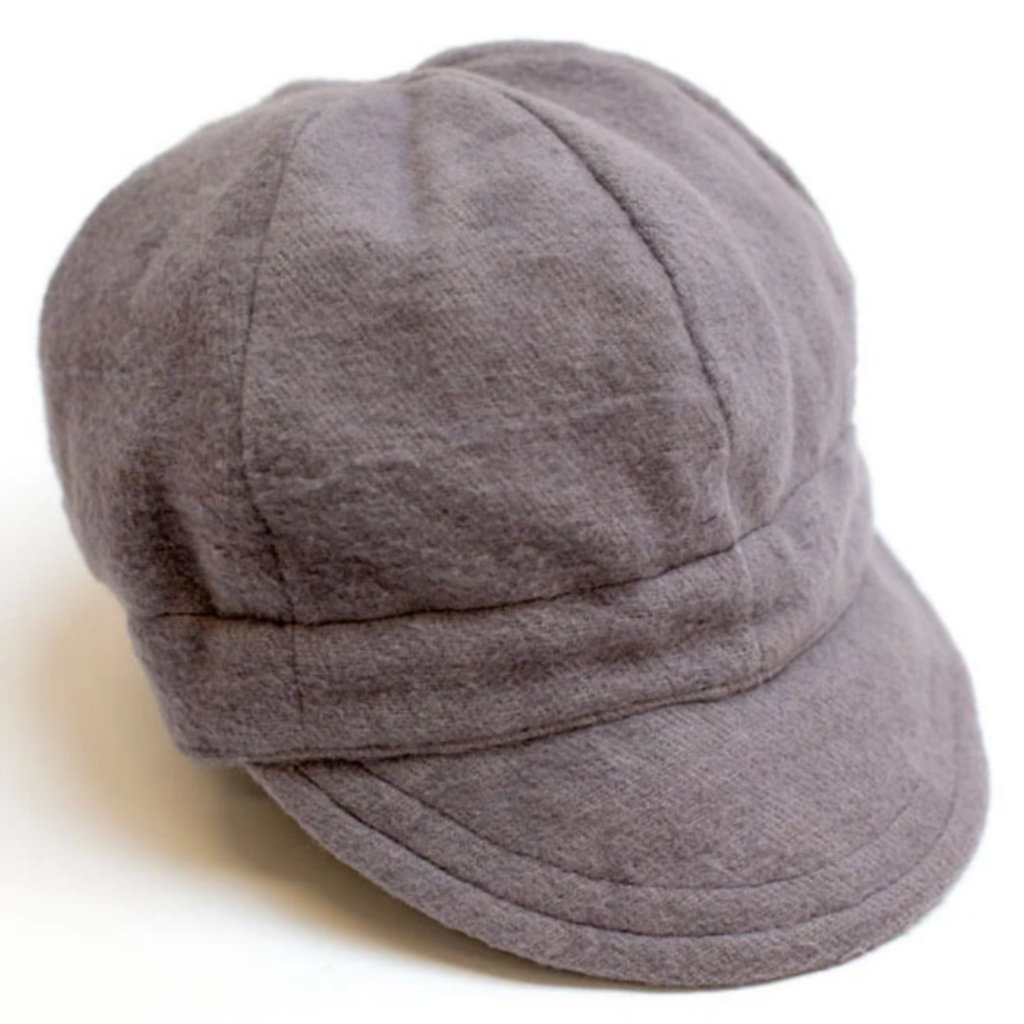 grey cap