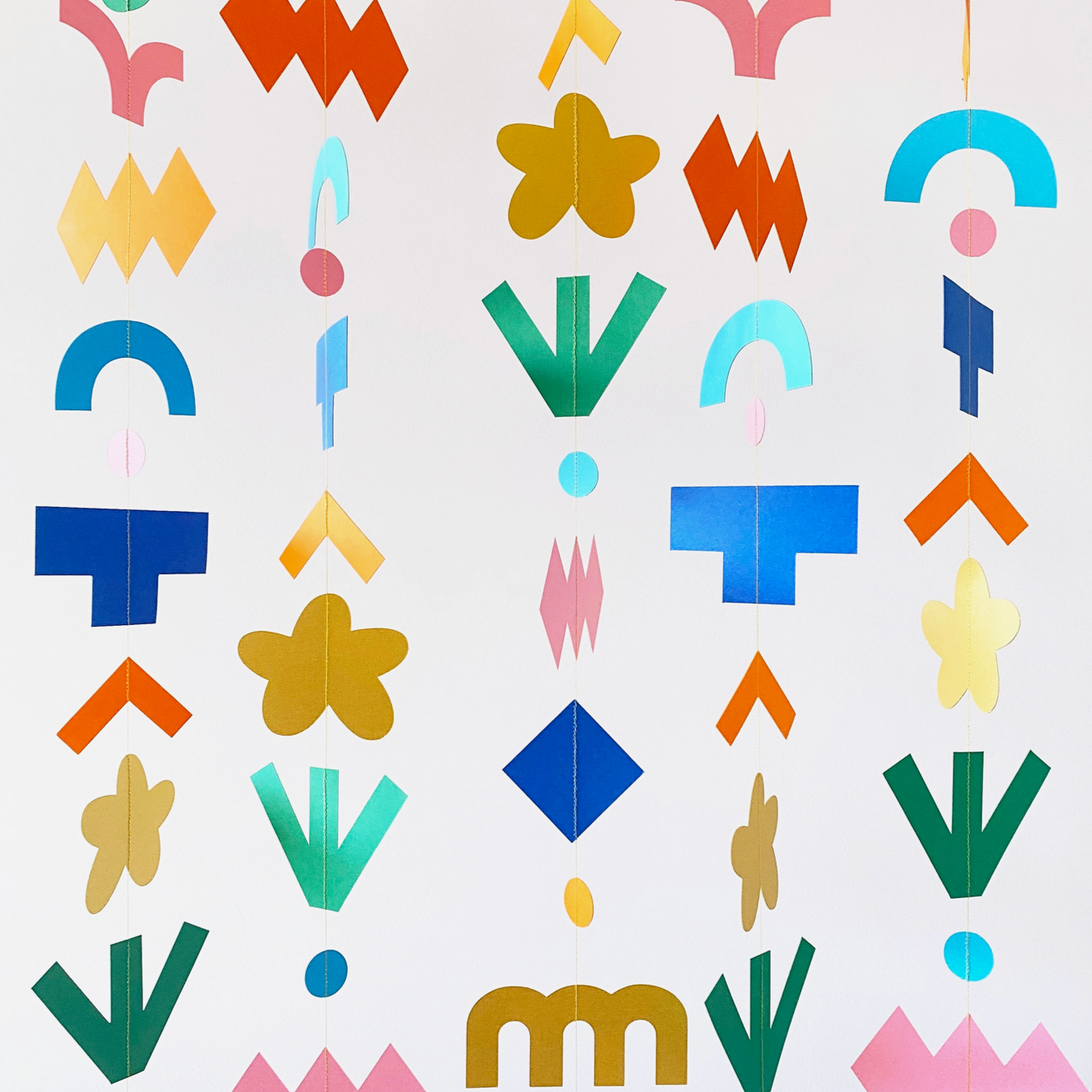 Totem Garland