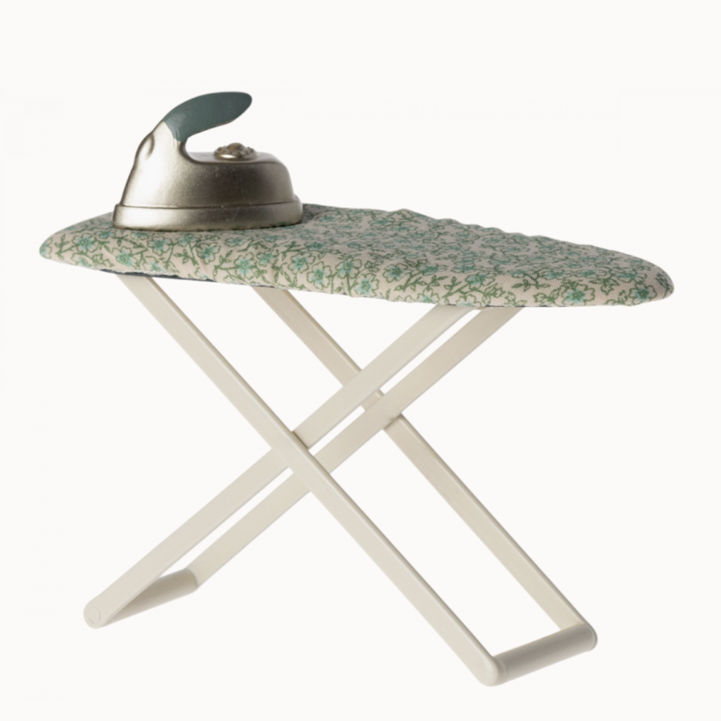 Iron and Ironing Board for mouse