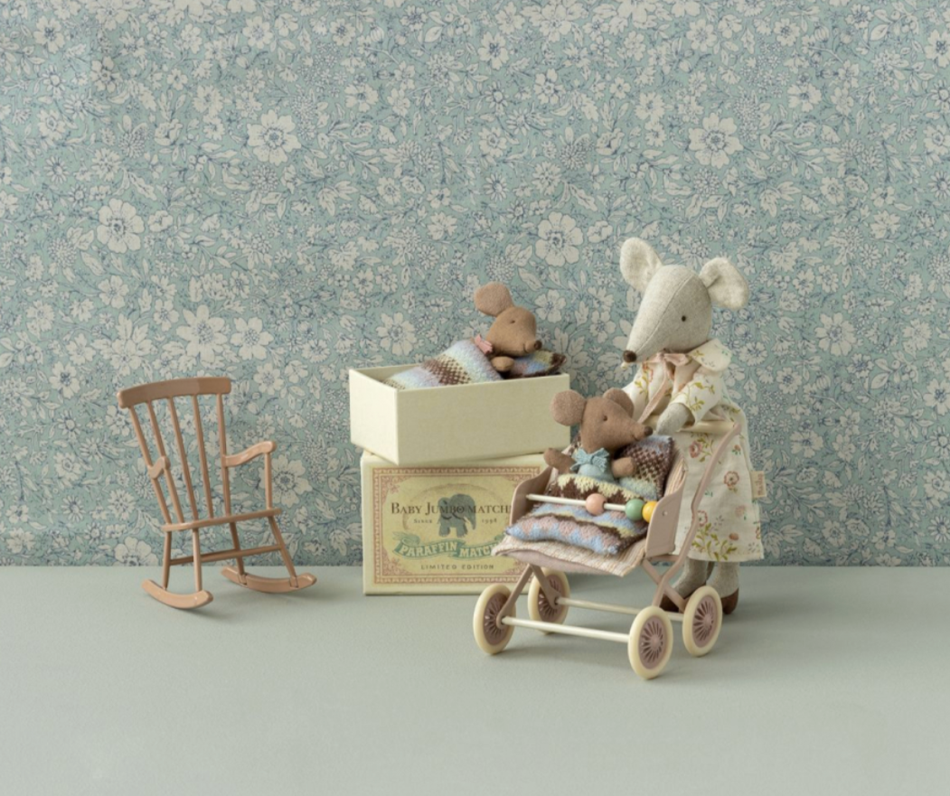 Sleepy/Wakey Baby Mouse in Matchbox - blue