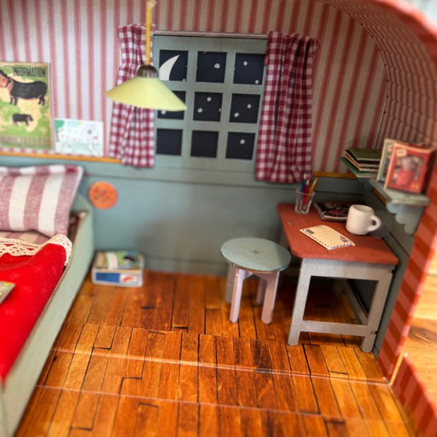 Mouse Mansion To Go - Kid's Room