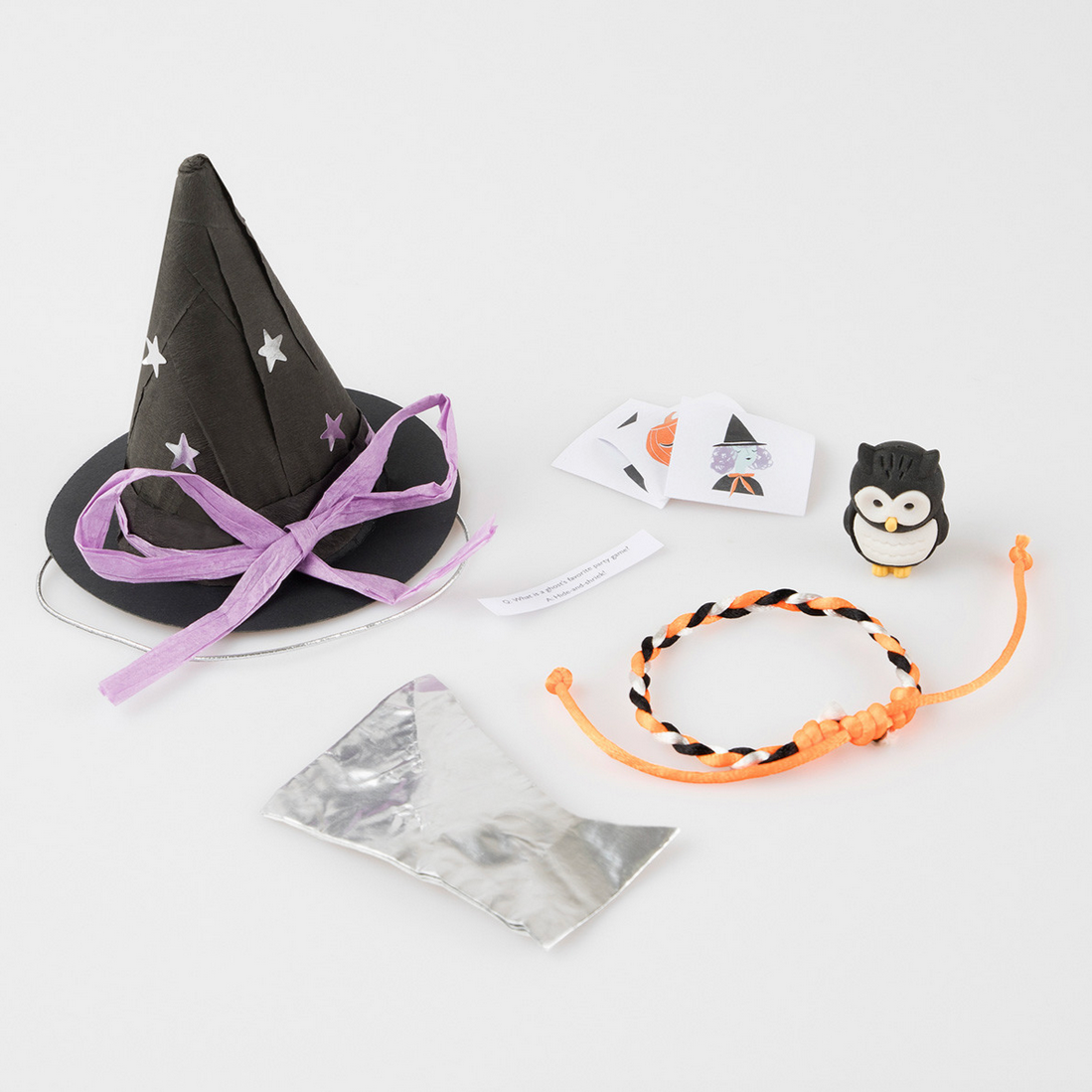 Surprise Witch Hats -friendship bracelets and erasers (pk3)