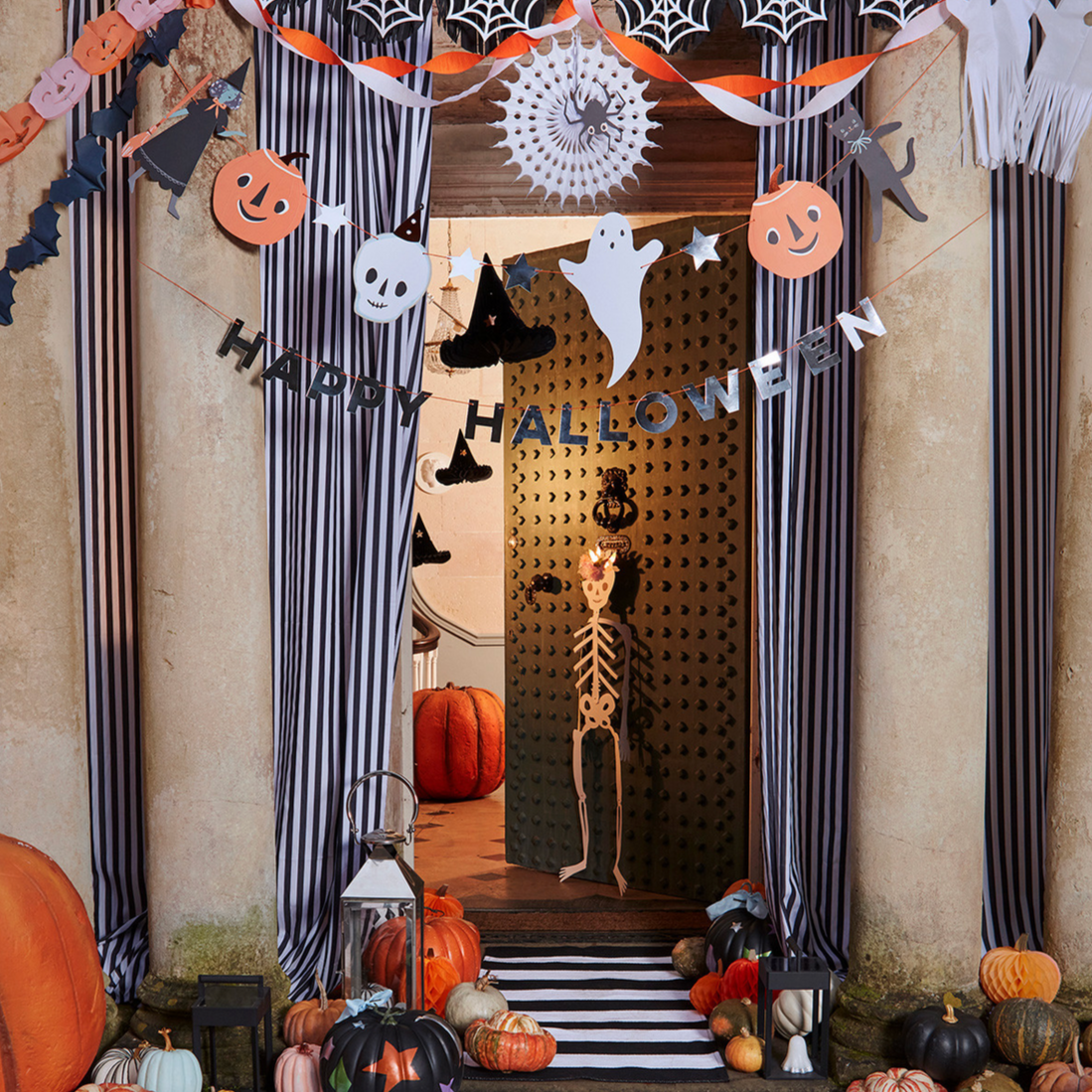 It's Halloween! Party Garland