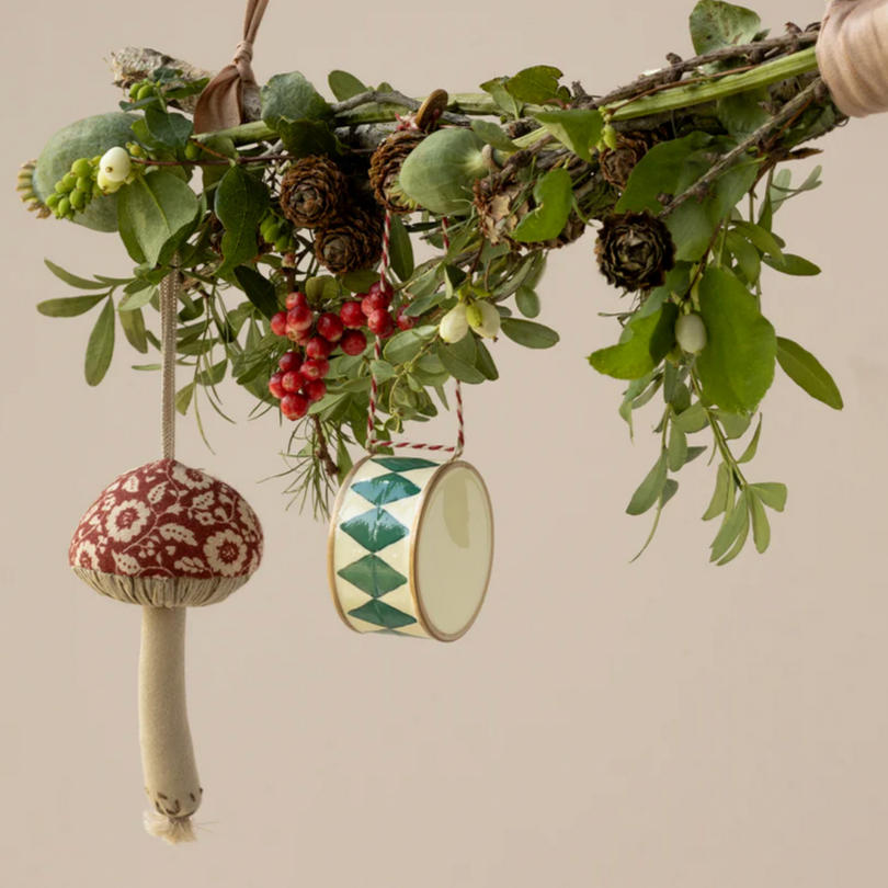 Mushroom ornament Winter Flower - Red