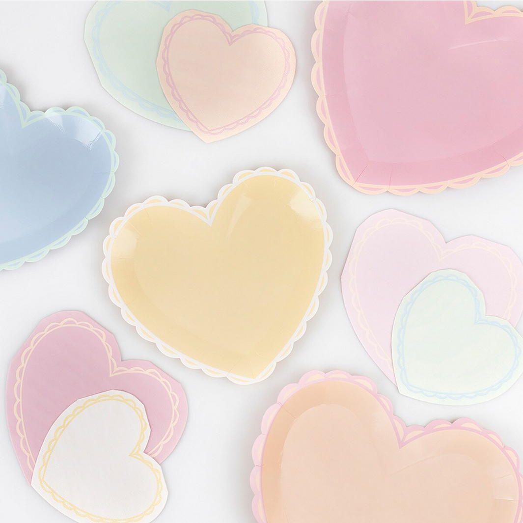 Pastel Heart Large Plates (x8)