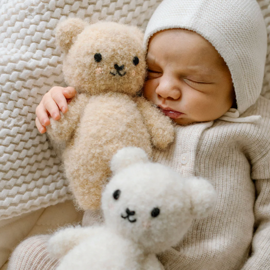 Baby bouclé bear (honey)