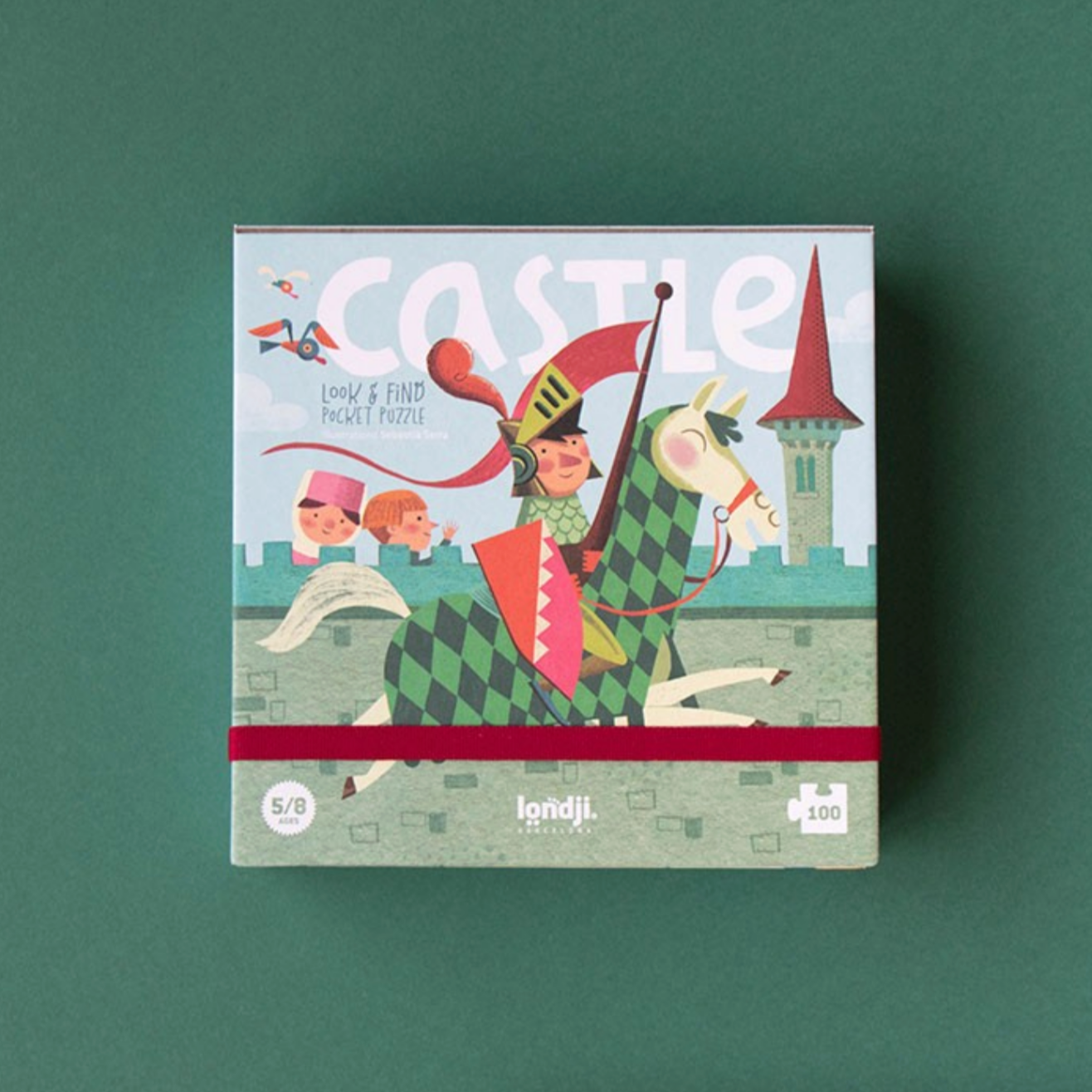Board game box titled 'Castle' on a green background