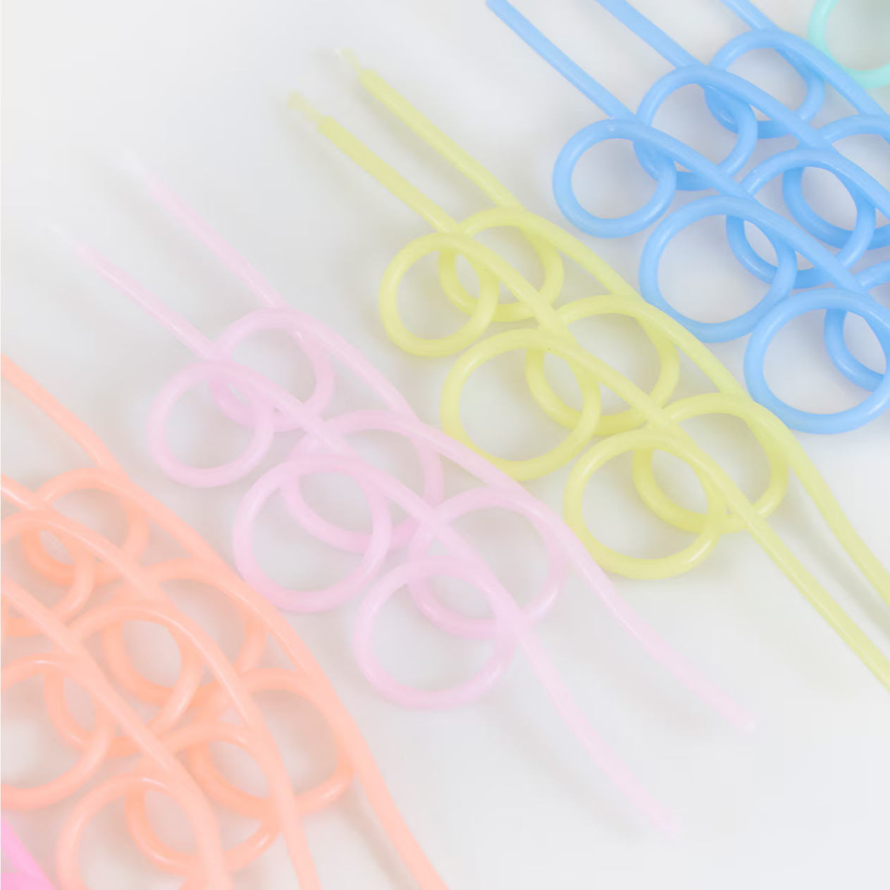 Pastel Loopy Candles (x16)