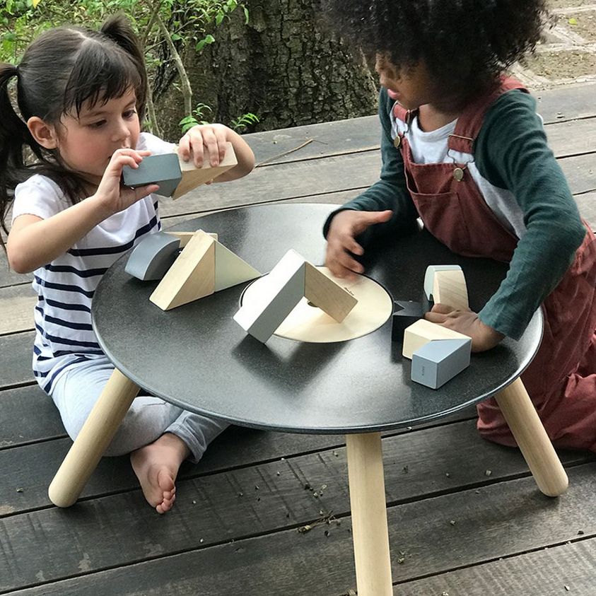 Round Table