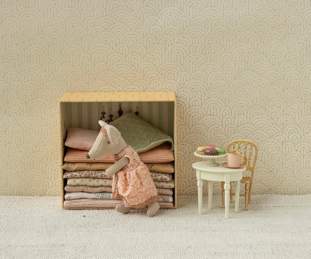 Princess and the Pea- big sister mouse