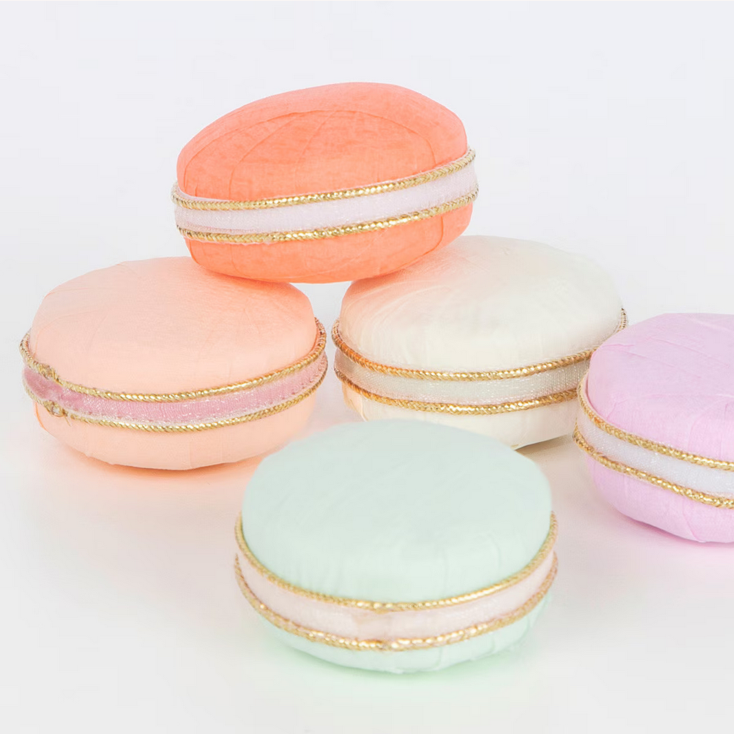 Ladurée Paris Macaron Surprise Balls (5pk)