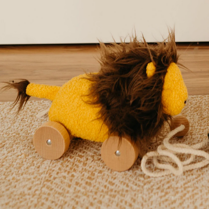 Leo // Pull-Along Toy