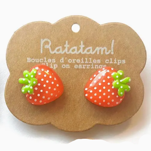 Strawberry-shaped earrings on a 'Ratatam!' branded card against a white background