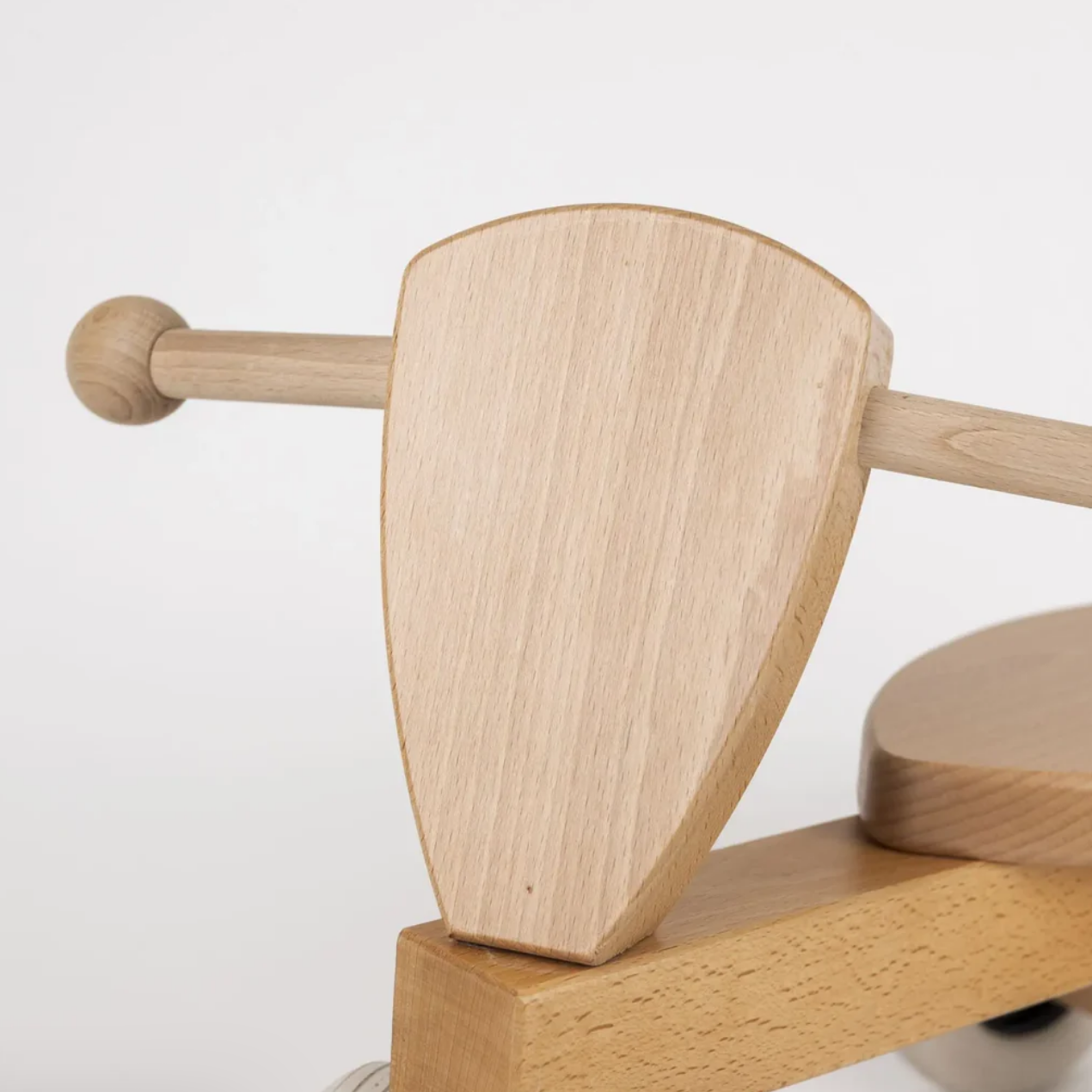 WOODEN SIT AND RIDE