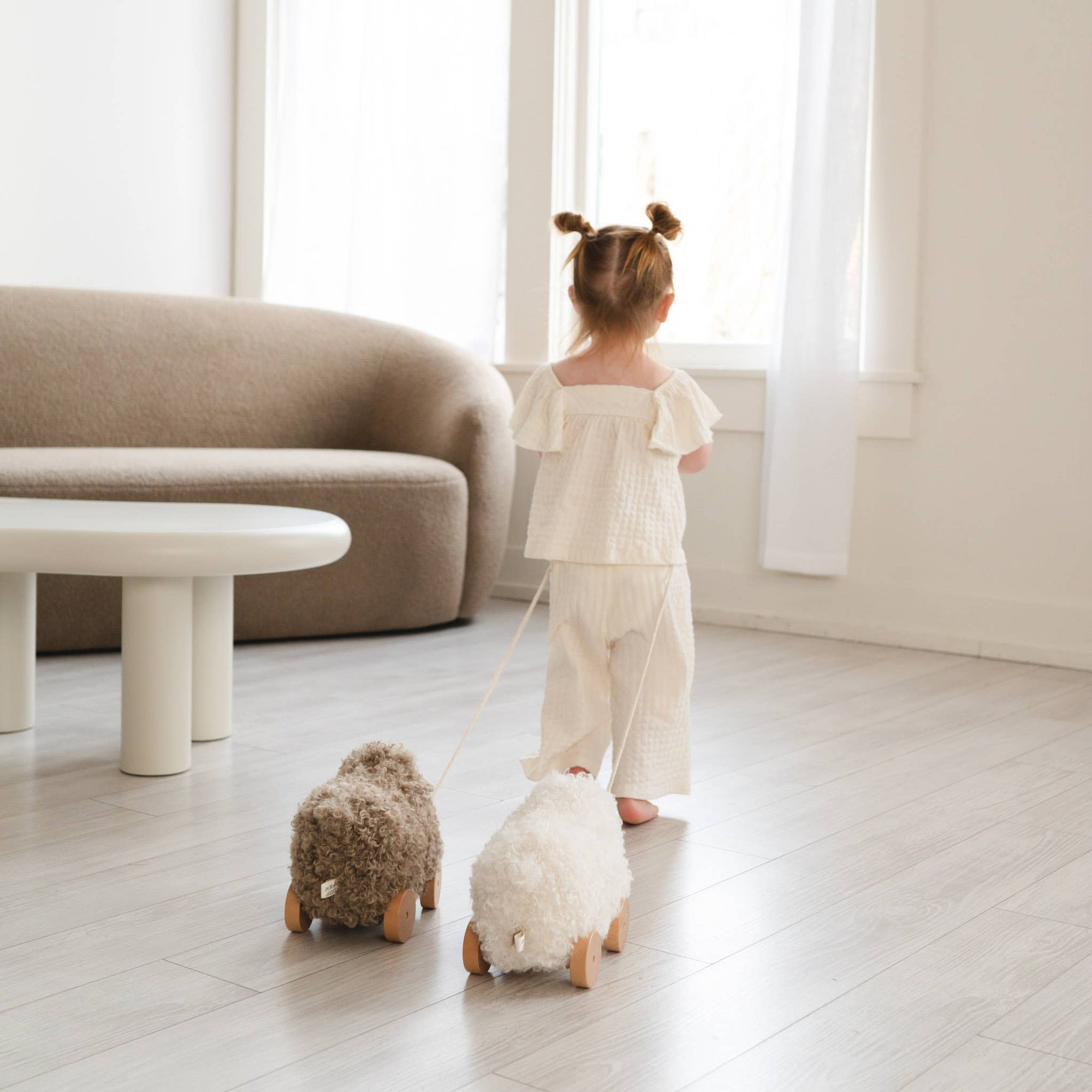 BELLA pull-along sheep