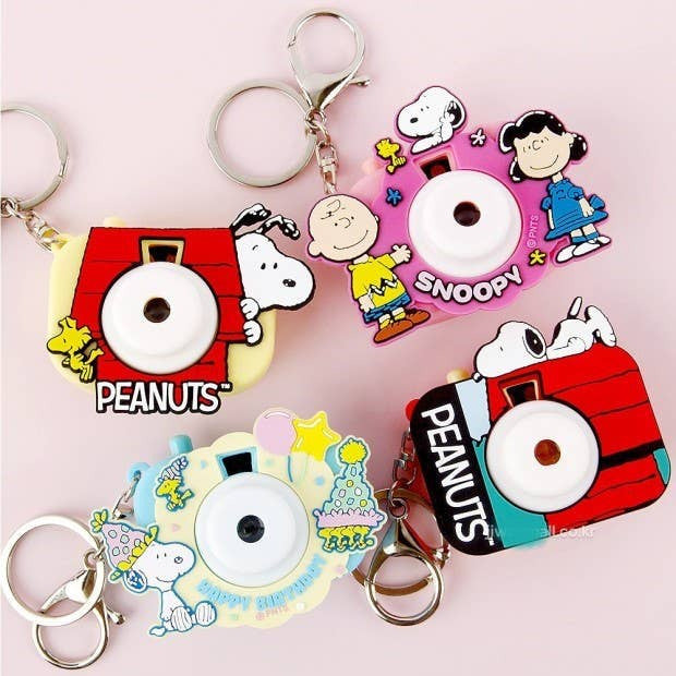 Peanuts Snoopy Camera shape Projector Key Chain